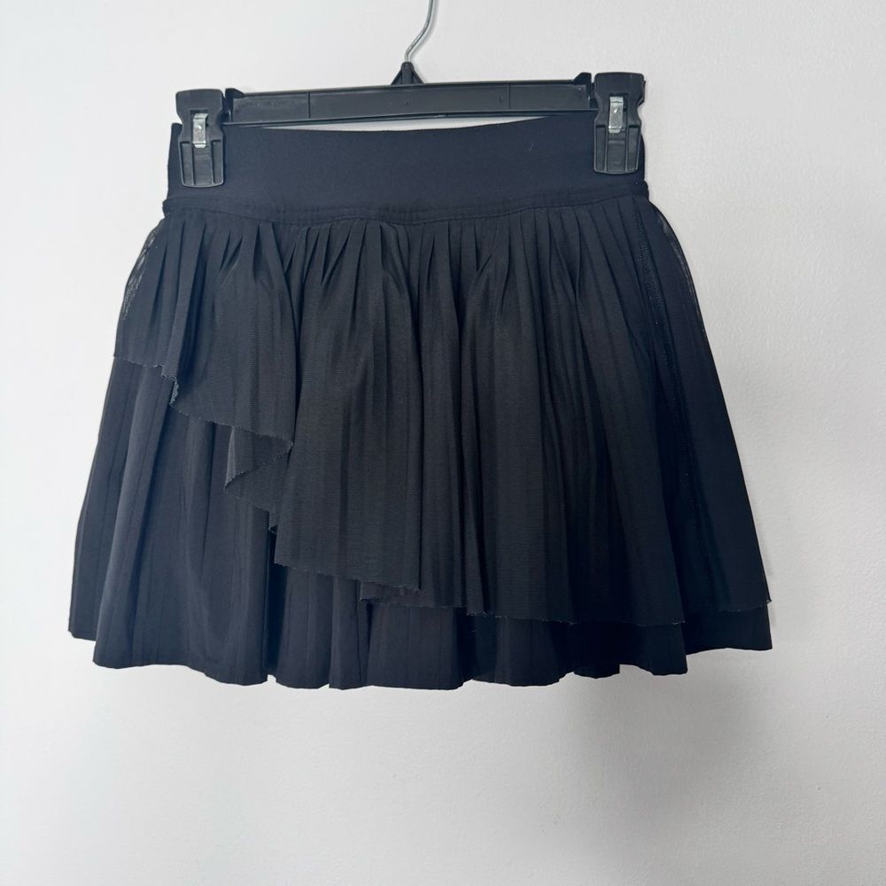 Lululemon Tiered Pleats high-rise black tennis skirt size 2